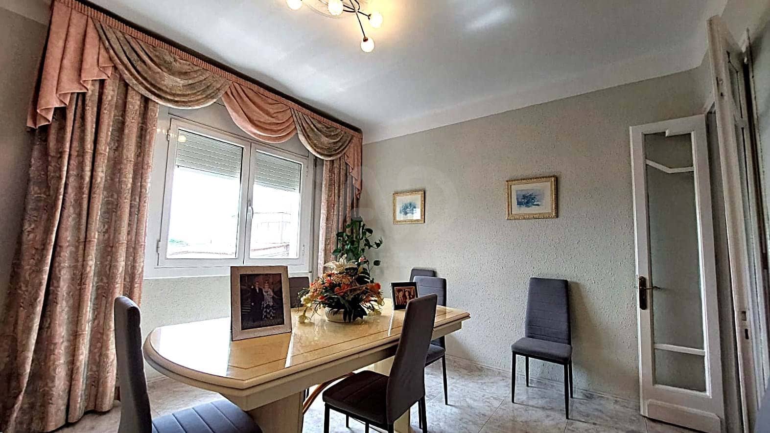 4 sypialnia Apartament na sprzedaż w Miasto Barcelona - 135 000 € (Ref: 9988012)