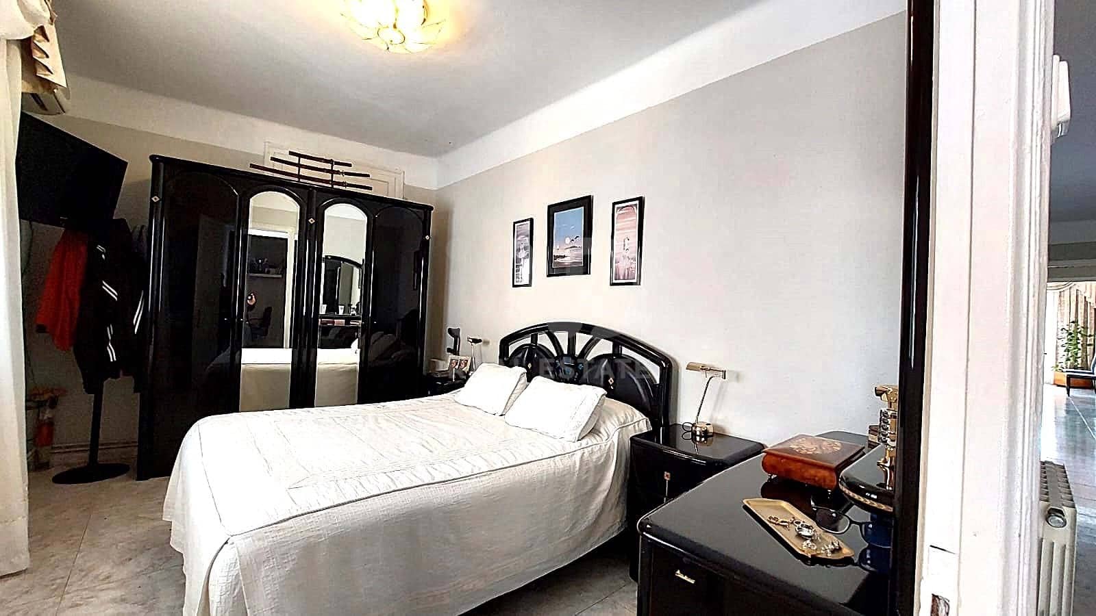 4 sypialnia Apartament na sprzedaż w Miasto Barcelona - 135 000 € (Ref: 9988012)