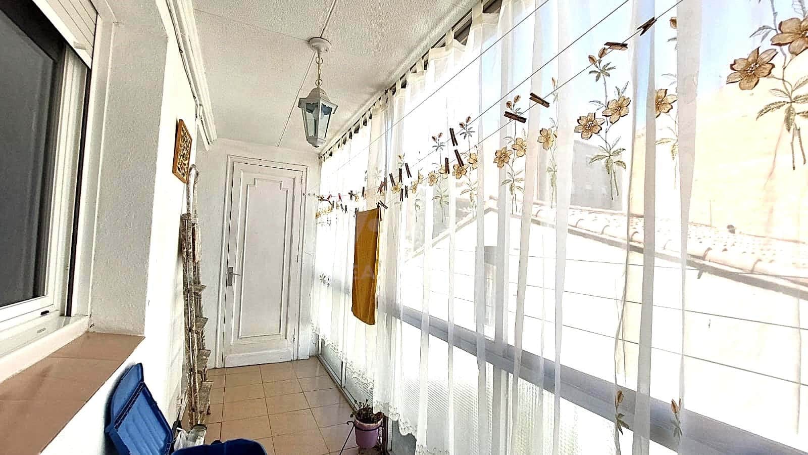 4 sypialnia Apartament na sprzedaż w Miasto Barcelona - 135 000 € (Ref: 9988012)