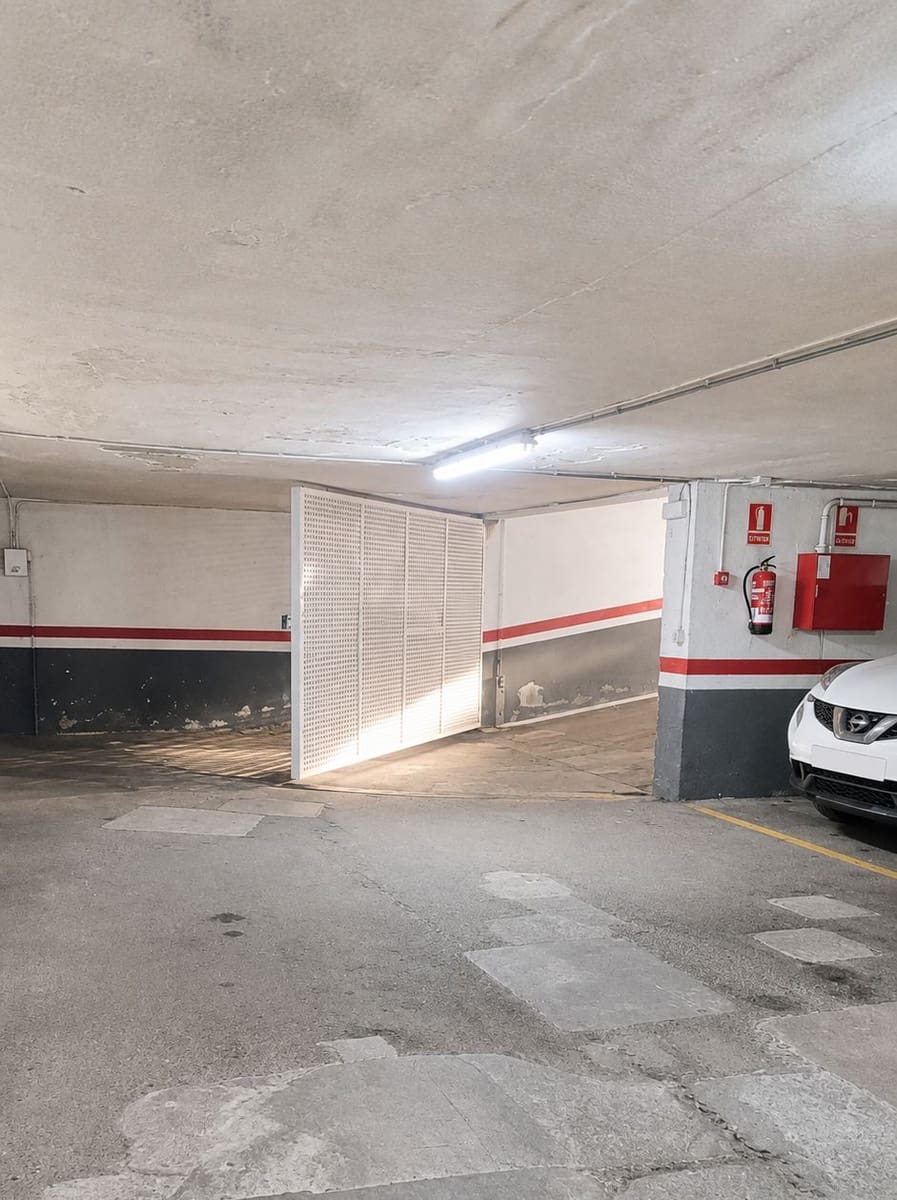 Garage à vendre à Barcelone ville - 12 900 € (Ref: 9988013)