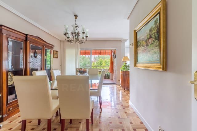 Apartamento de 5 habitaciones en Pozuelo de Alarcón en venta con piscina garaje - 1.350.000 € (Ref: 9988021)