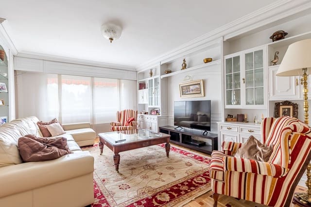 Apartamento de 5 habitaciones en Pozuelo de Alarcón en venta con piscina garaje - 1.350.000 € (Ref: 9988021)