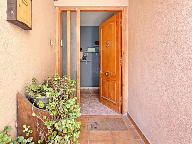 4 soveværelse Byhus til salg i Roda de Barà med garage - € 315.000 (Ref: 9988022)