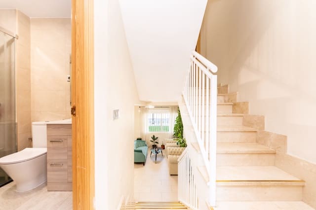 3 soveværelse Rækkehus til salg i Madrid by med garage - € 520.000 (Ref: 9988023)