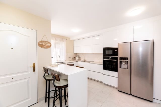 3 soveværelse Rækkehus til salg i Madrid by med garage - € 520.000 (Ref: 9988023)