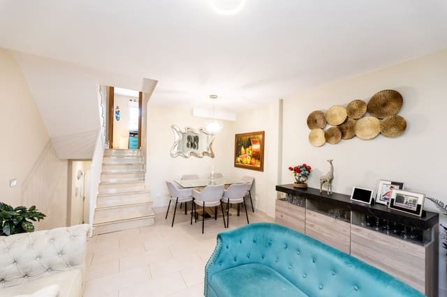 3 soveværelse Rækkehus til salg i Madrid by med garage - € 520.000 (Ref: 9988023)