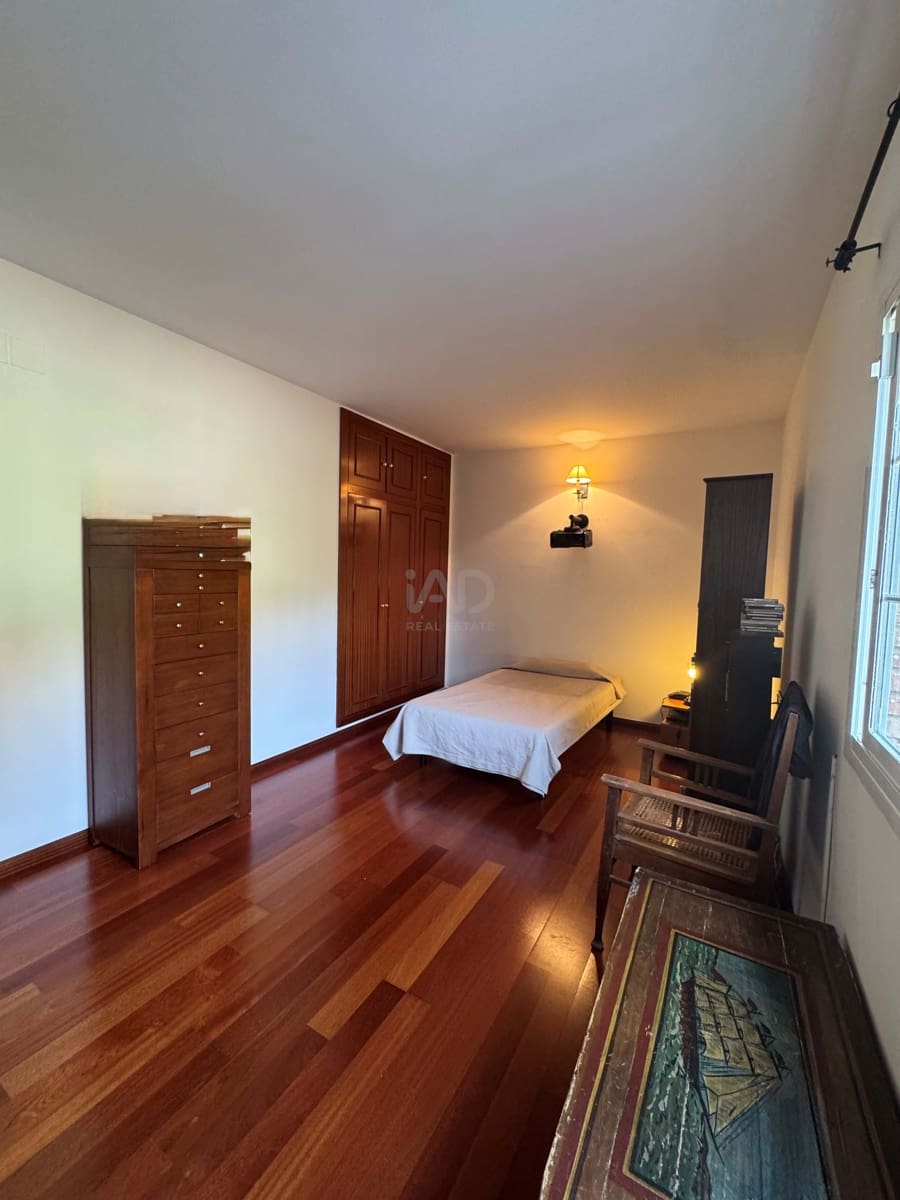 5 soverom Hus til salgs i Barcelona by med svømmebasseng - € 870 000 (Ref: 9988024)