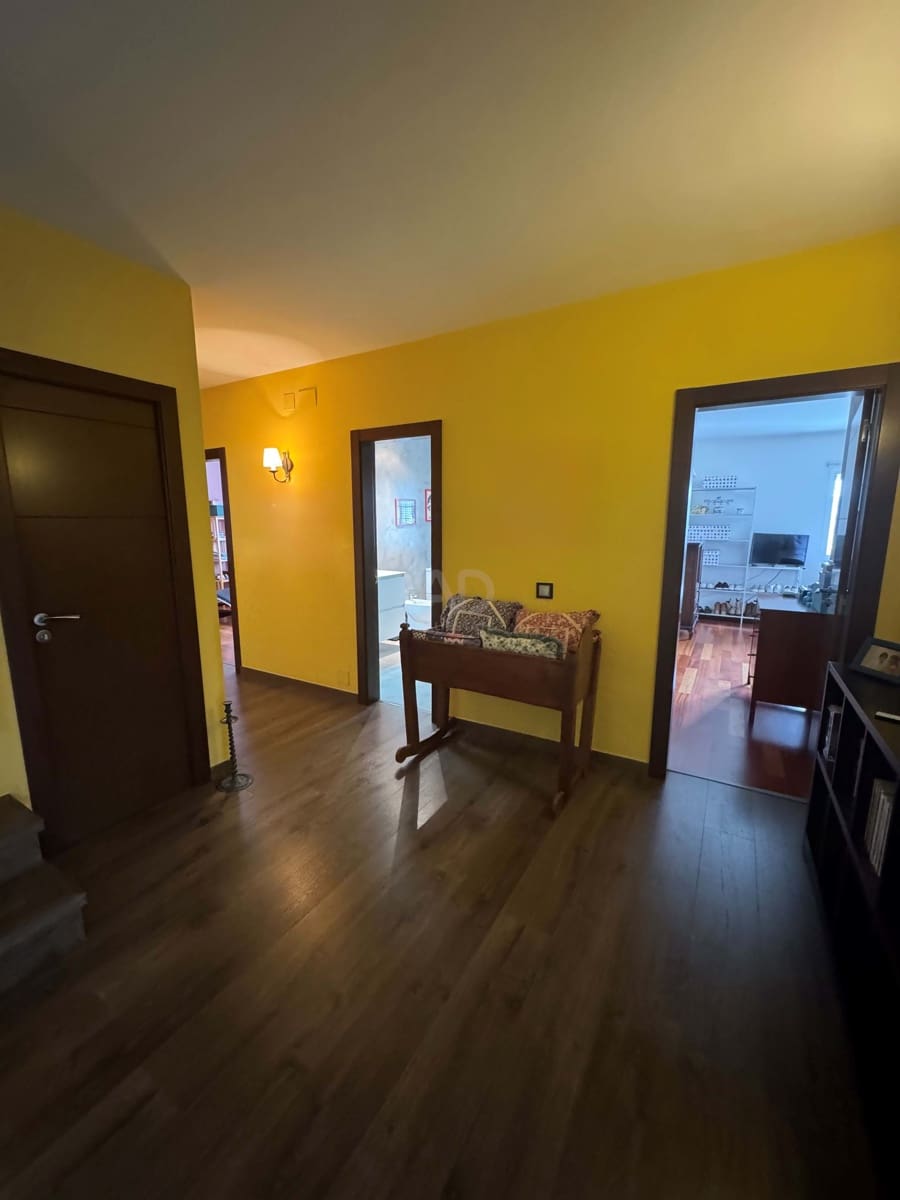 5 soverom Hus til salgs i Barcelona by med svømmebasseng - € 870 000 (Ref: 9988024)
