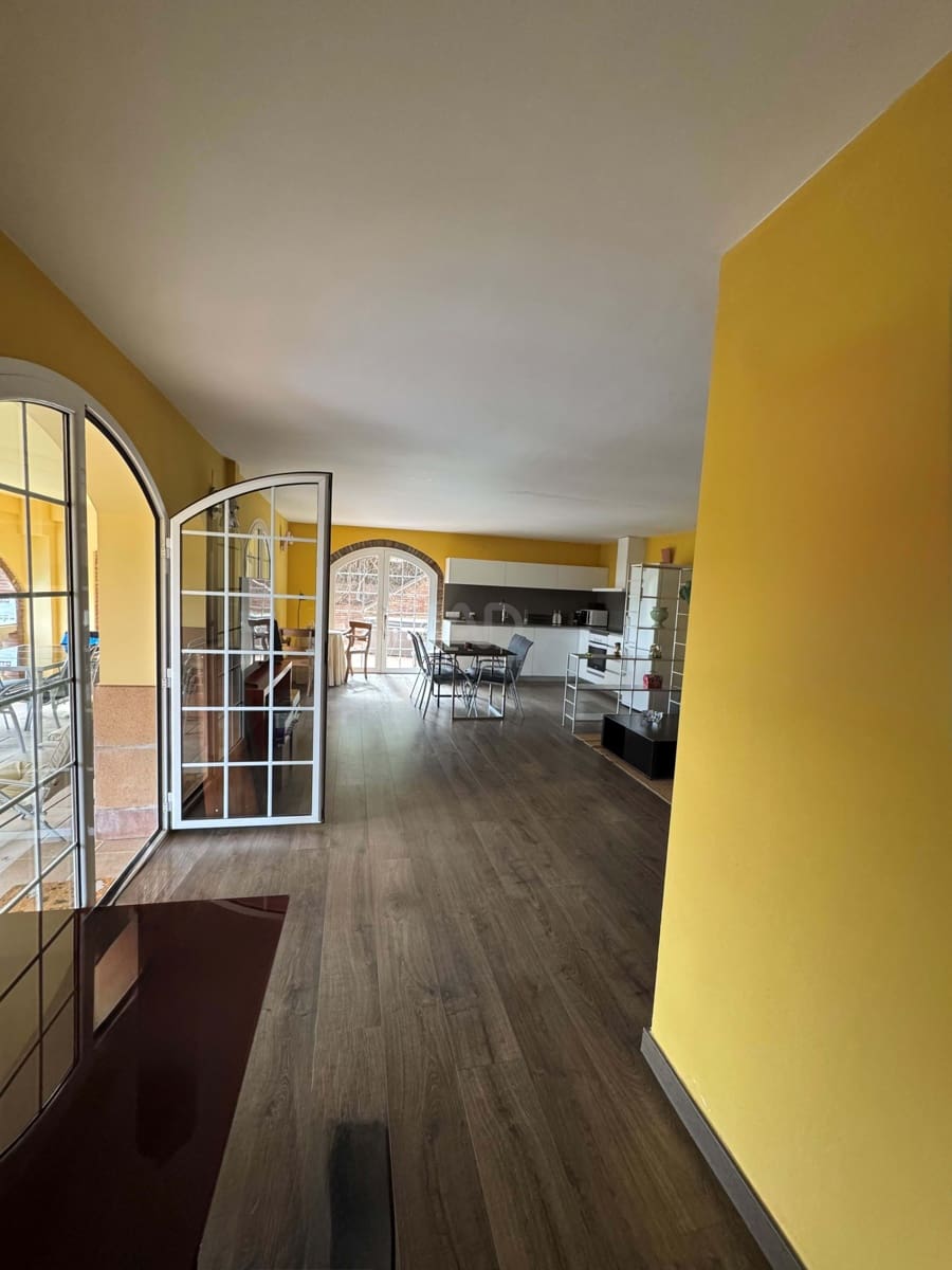 5 soverom Hus til salgs i Barcelona by med svømmebasseng - € 870 000 (Ref: 9988024)