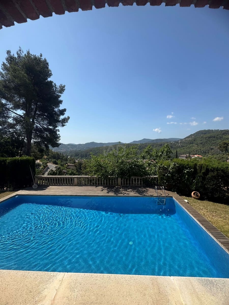 5 soverom Hus til salgs i Barcelona by med svømmebasseng - € 870 000 (Ref: 9988024)