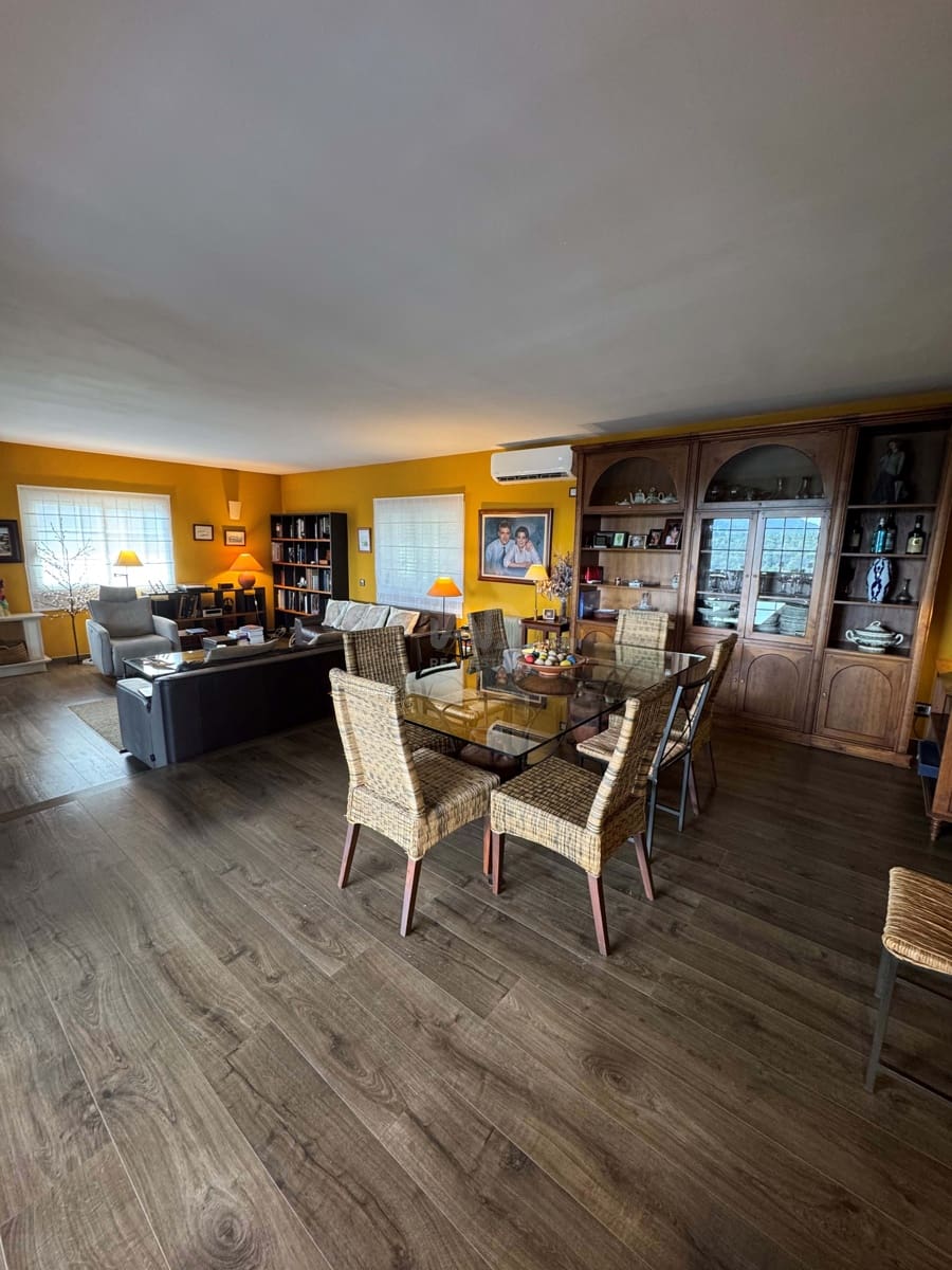 5 soverom Hus til salgs i Barcelona by med svømmebasseng - € 870 000 (Ref: 9988024)