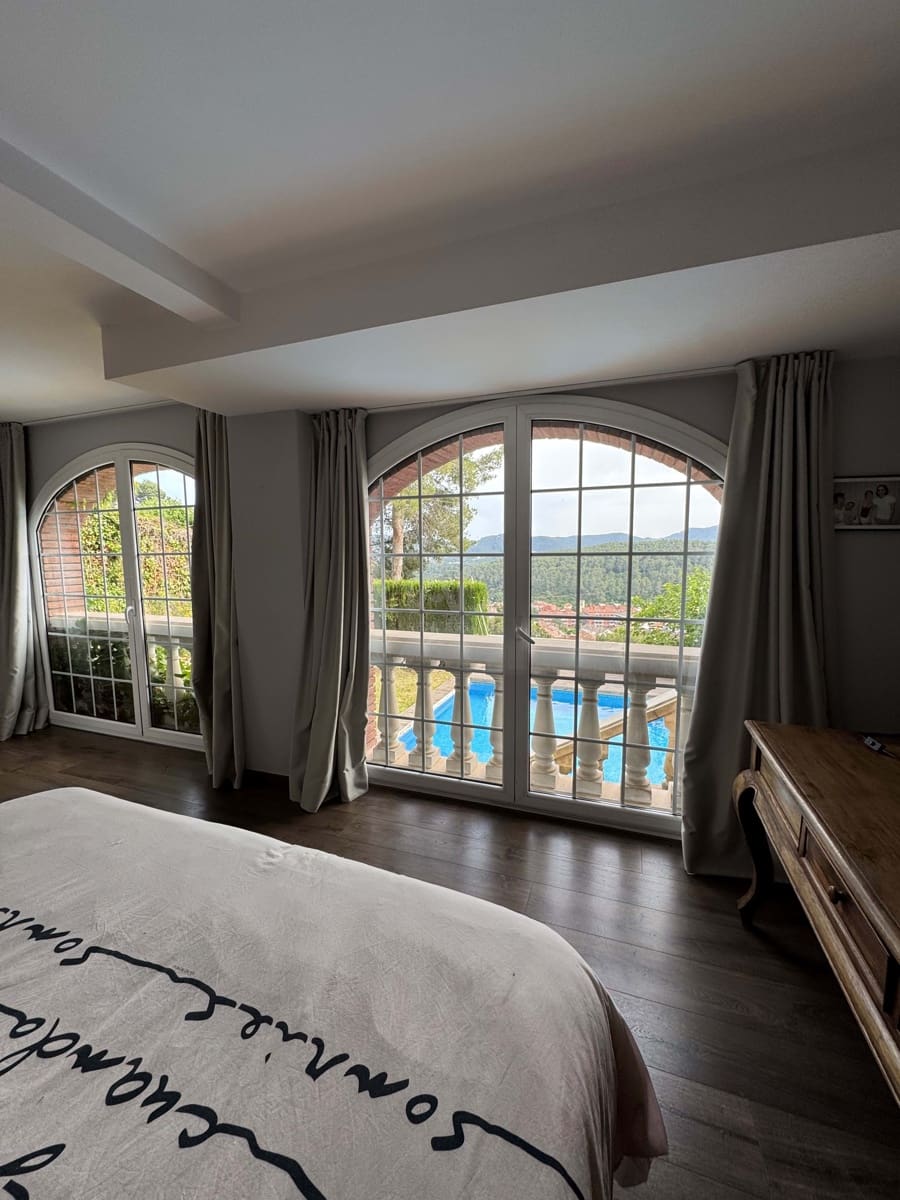 5 soverom Hus til salgs i Barcelona by med svømmebasseng - € 870 000 (Ref: 9988024)