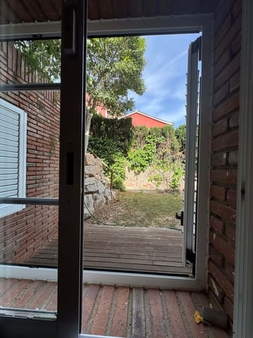 5 soverom Hus til salgs i Barcelona by med svømmebasseng - € 870 000 (Ref: 9988024)