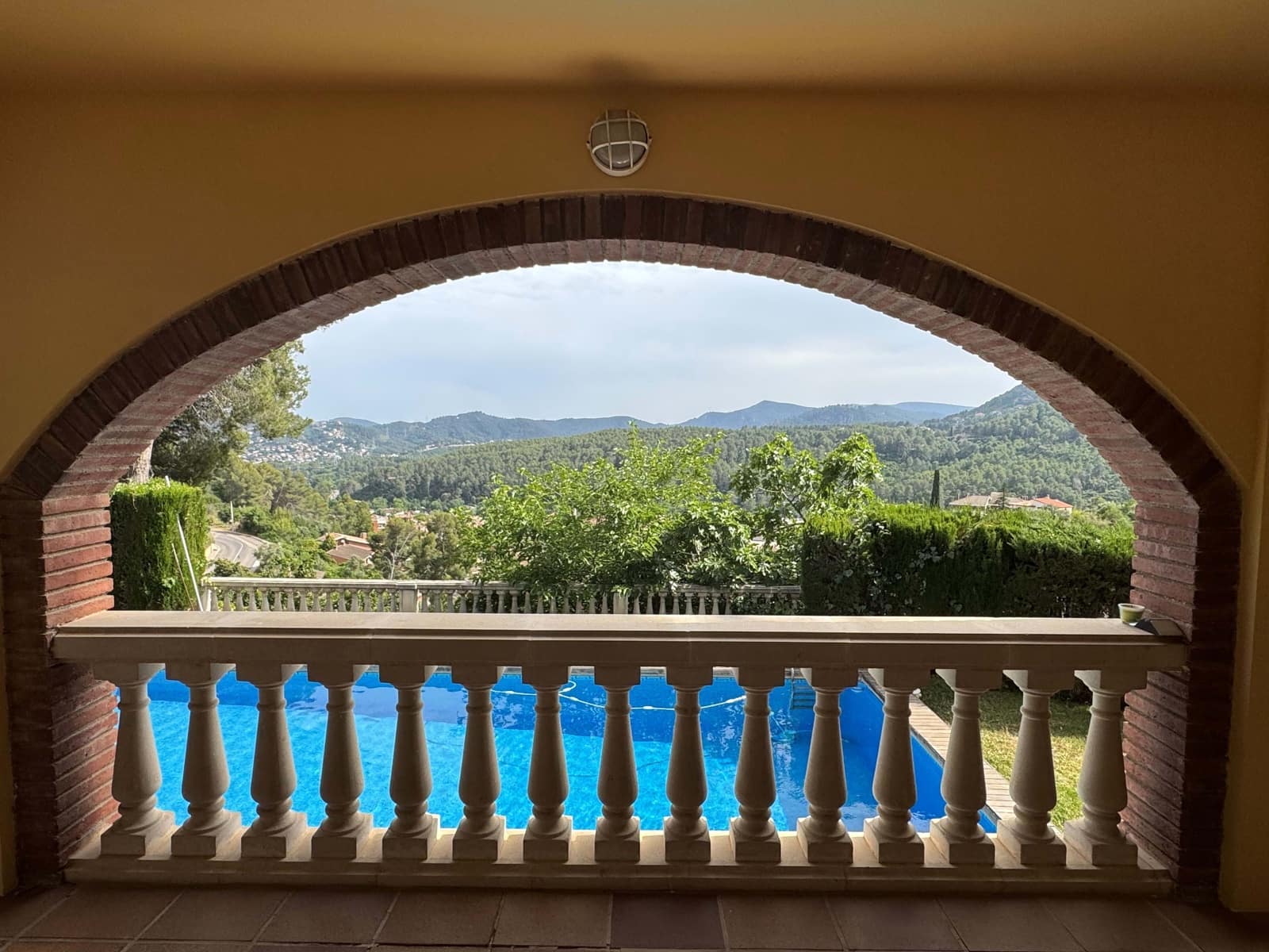 5 soverom Hus til salgs i Barcelona by med svømmebasseng - € 870 000 (Ref: 9988024)