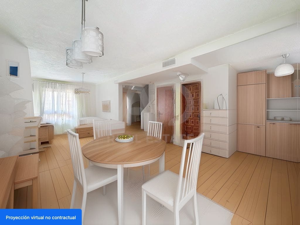 4 soveværelse Rækkehus til salg i Cadiz by med swimmingpool - € 649.000 (Ref: 9988025)