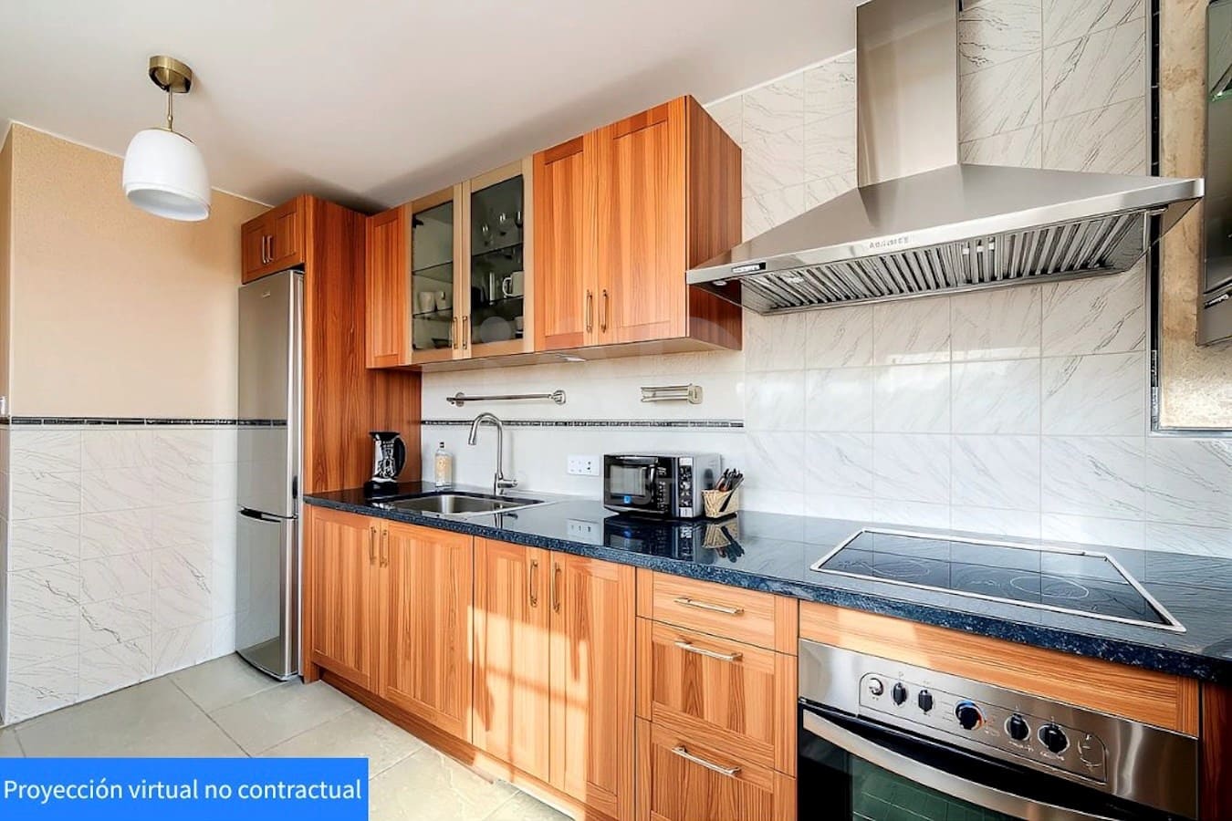 4 soveværelse Rækkehus til salg i Cadiz by med swimmingpool - € 649.000 (Ref: 9988025)