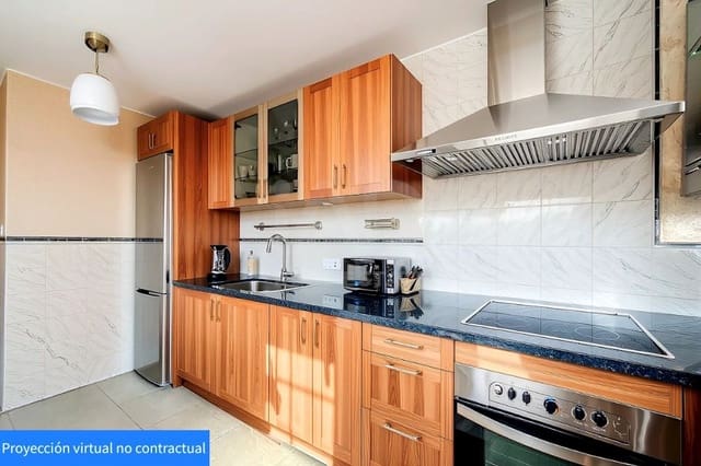 4 soveværelse Rækkehus til salg i Cádiz by med swimmingpool - € 649.000 (Ref: 9988025)