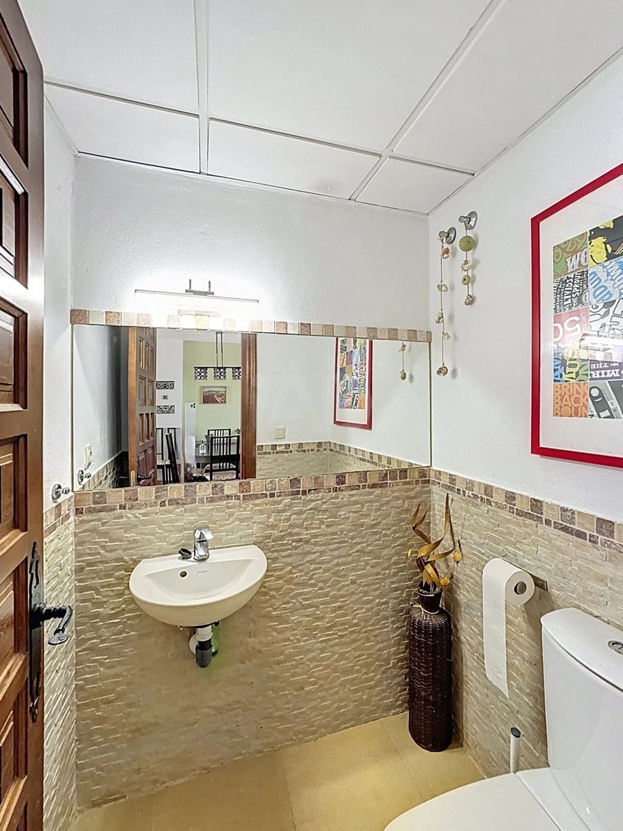 4 soveværelse Rækkehus til salg i Cadiz by med swimmingpool - € 649.000 (Ref: 9988025)