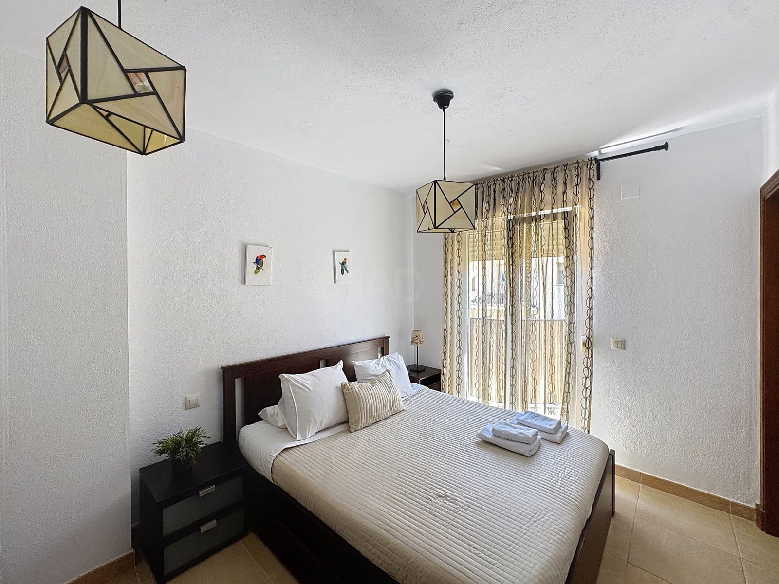 4 soveværelse Rækkehus til salg i Cadiz by med swimmingpool - € 649.000 (Ref: 9988025)
