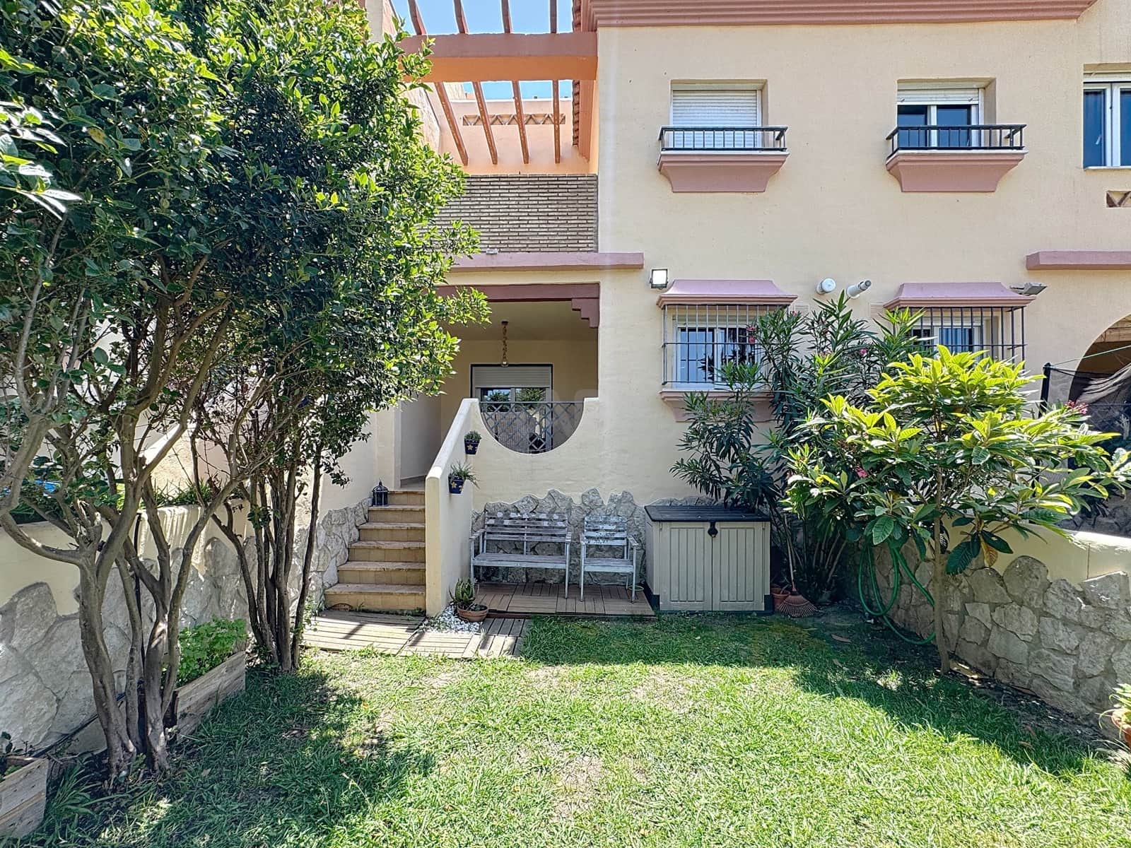 4 soveværelse Rækkehus til salg i Cadiz by med swimmingpool - € 649.000 (Ref: 9988025)