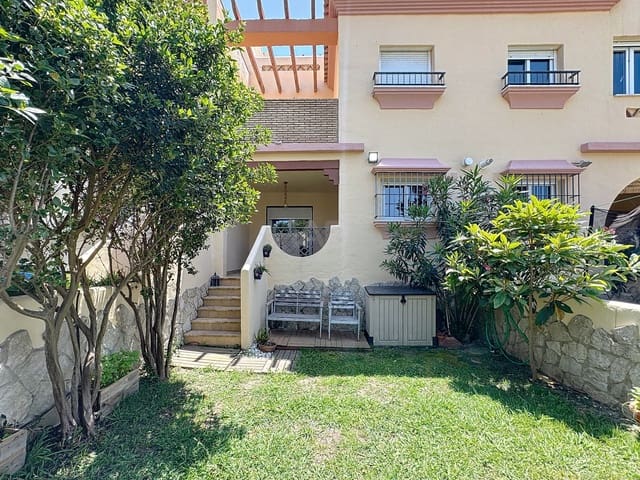 4 soveværelse Rækkehus til salg i Cádiz by med swimmingpool - € 649.000 (Ref: 9988025)