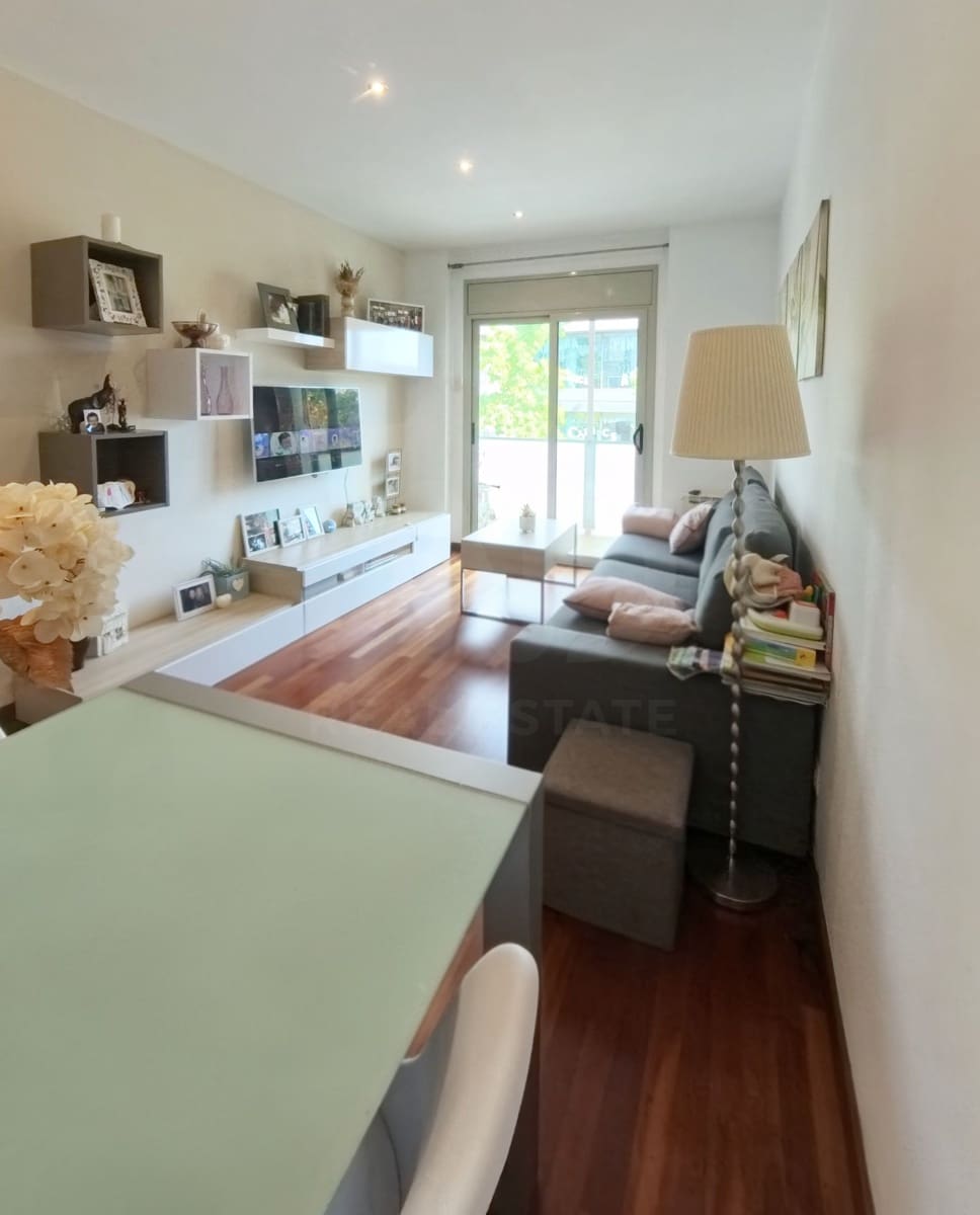 3 sypialnia Apartament na sprzedaż w Bigues i Riells - 279 000 € (Ref: 9988027)