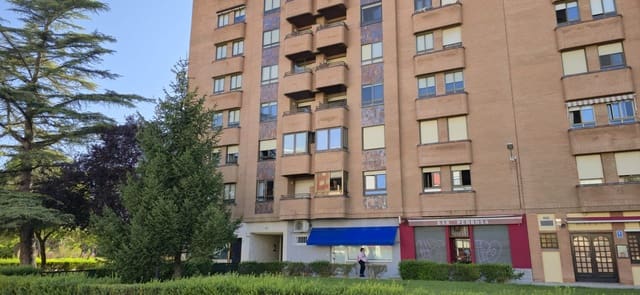 4 makuuhuone Huoneisto myytävänä paikassa Burgos kaupunki - 225 000 € (Ref: 9988028)
