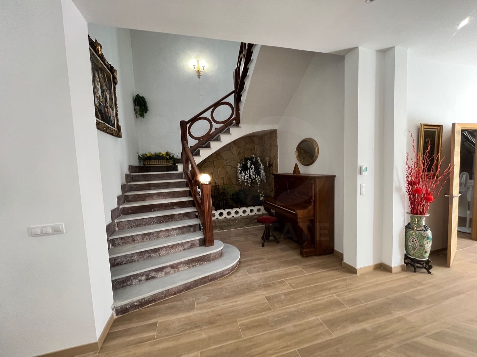 9 soverom Hus til salgs i Oropesa  - € 739 000 (Ref: 9988029)