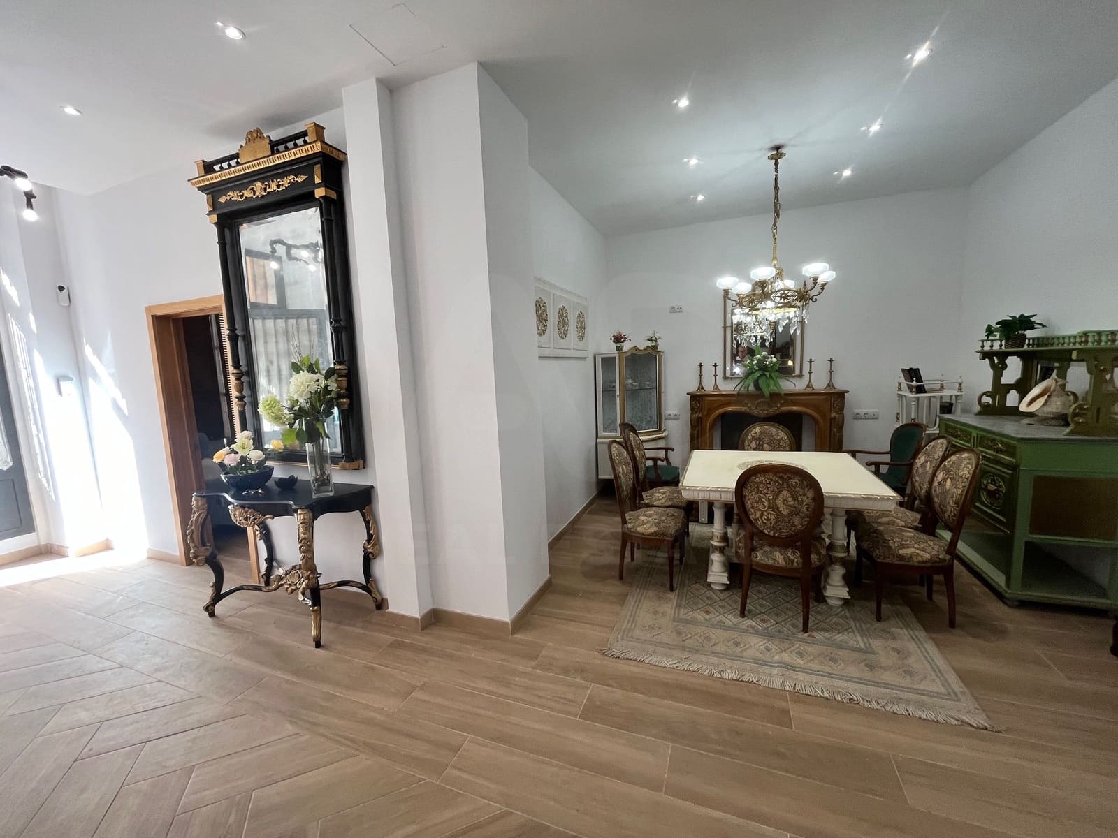 9 soverom Hus til salgs i Oropesa  - € 739 000 (Ref: 9988029)