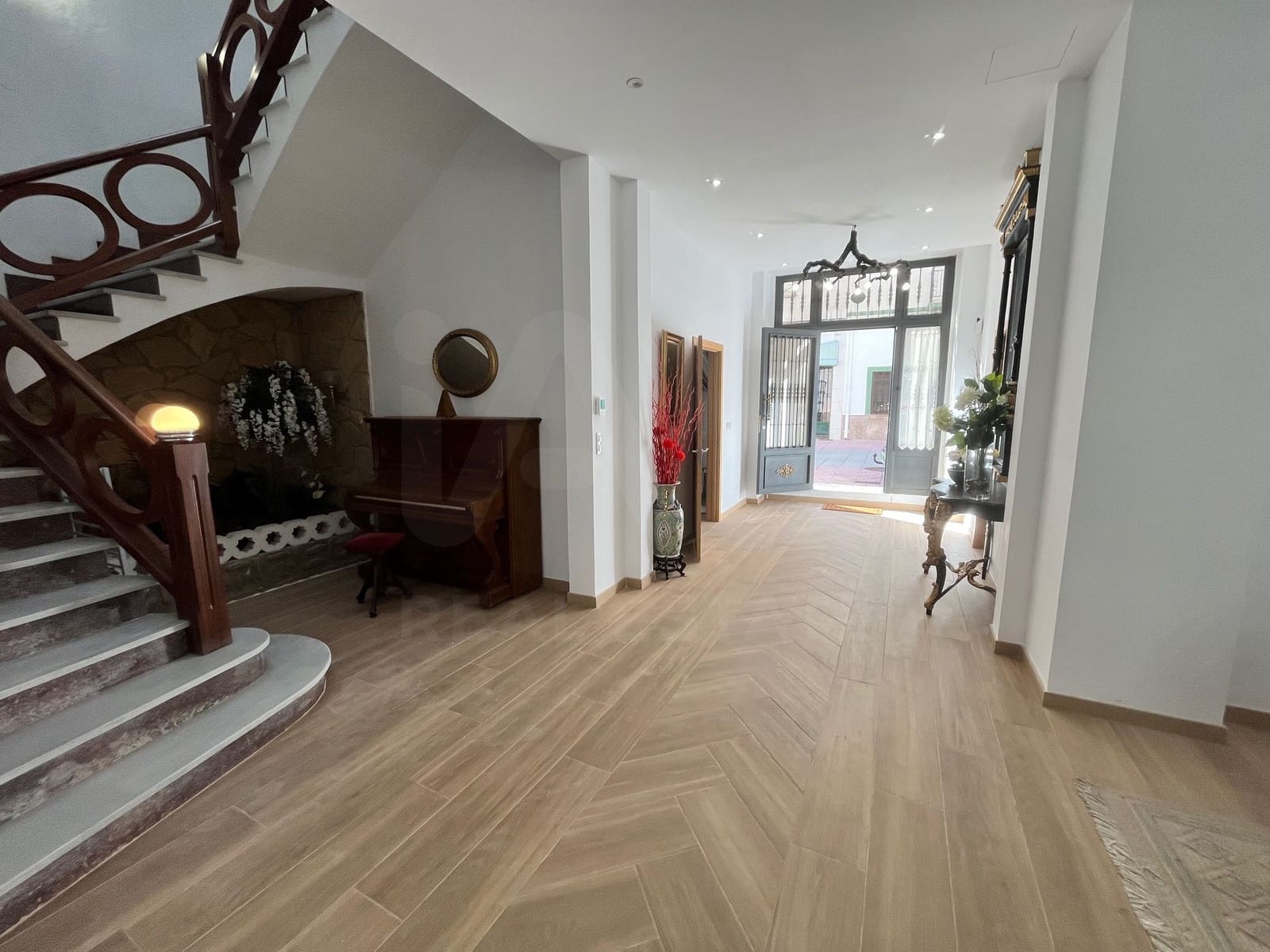 9 soverom Hus til salgs i Oropesa  - € 739 000 (Ref: 9988029)