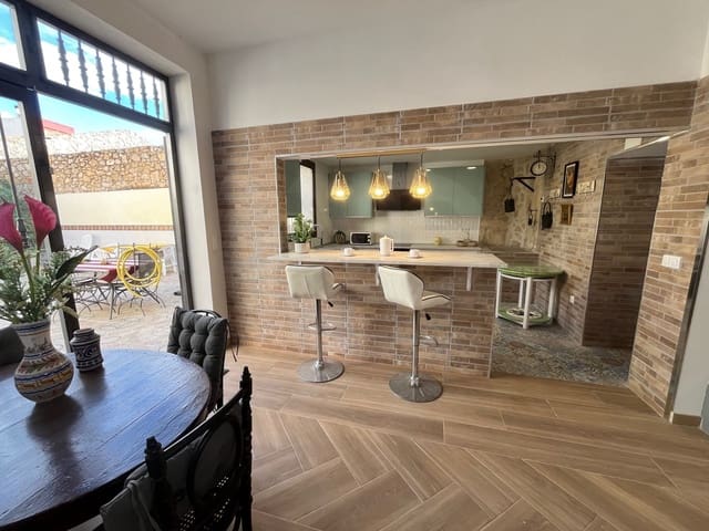9 soveværelse Byhus til salg i Oropesa  - € 739.000 (Ref: 9988029)