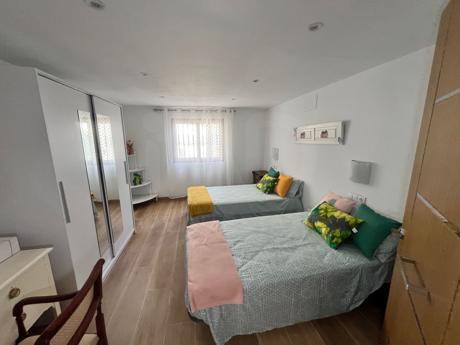 9 soverom Hus til salgs i Oropesa  - € 739 000 (Ref: 9988029)