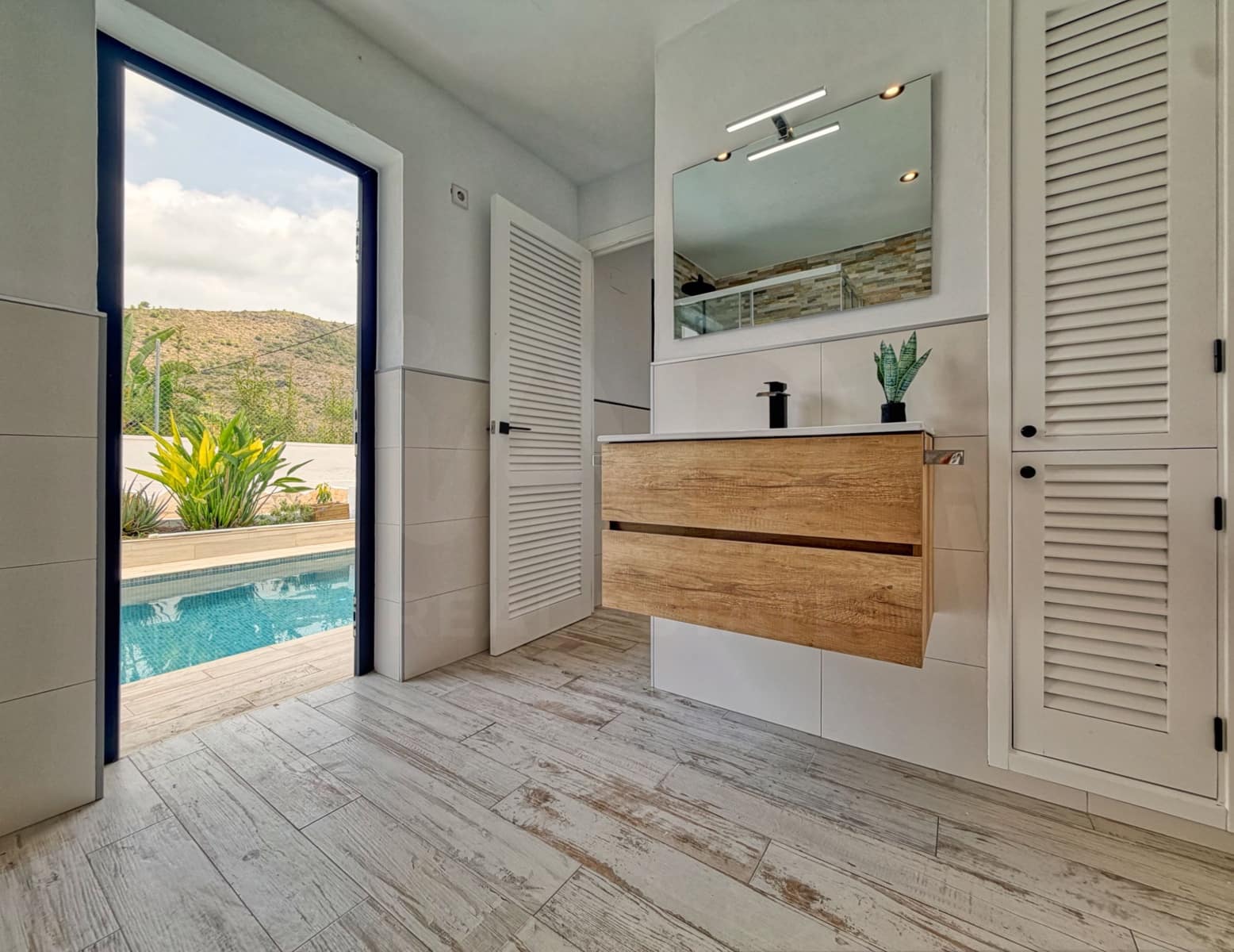 1 sovrum Finca/Hus på landet till salu i Alicante stad med pool - 349 000 € (Ref: 9988033)