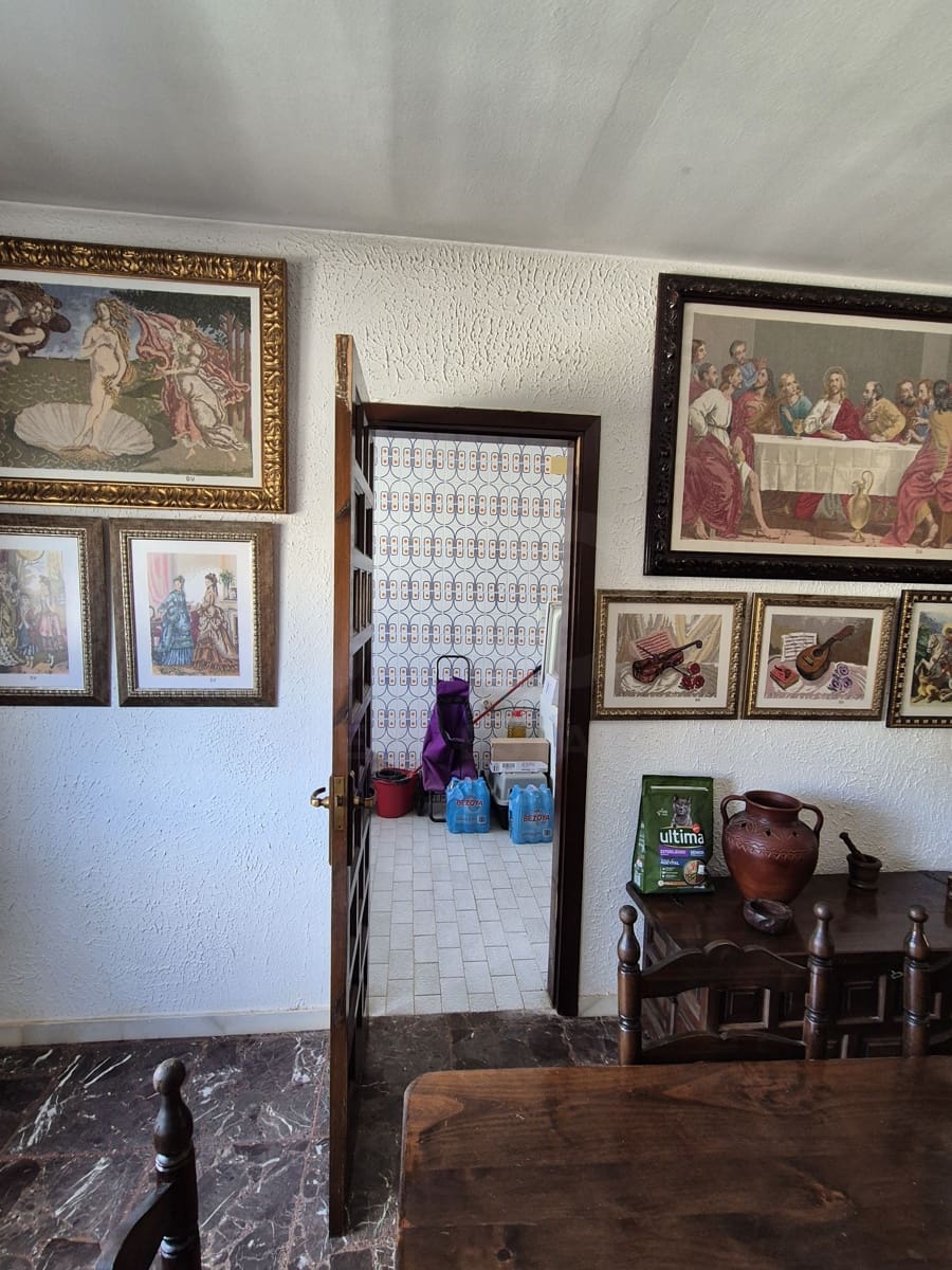 4 slaapkamer Huis te koop in Barcelona stad met zwembad - € 490.000 (Ref: 9988042)