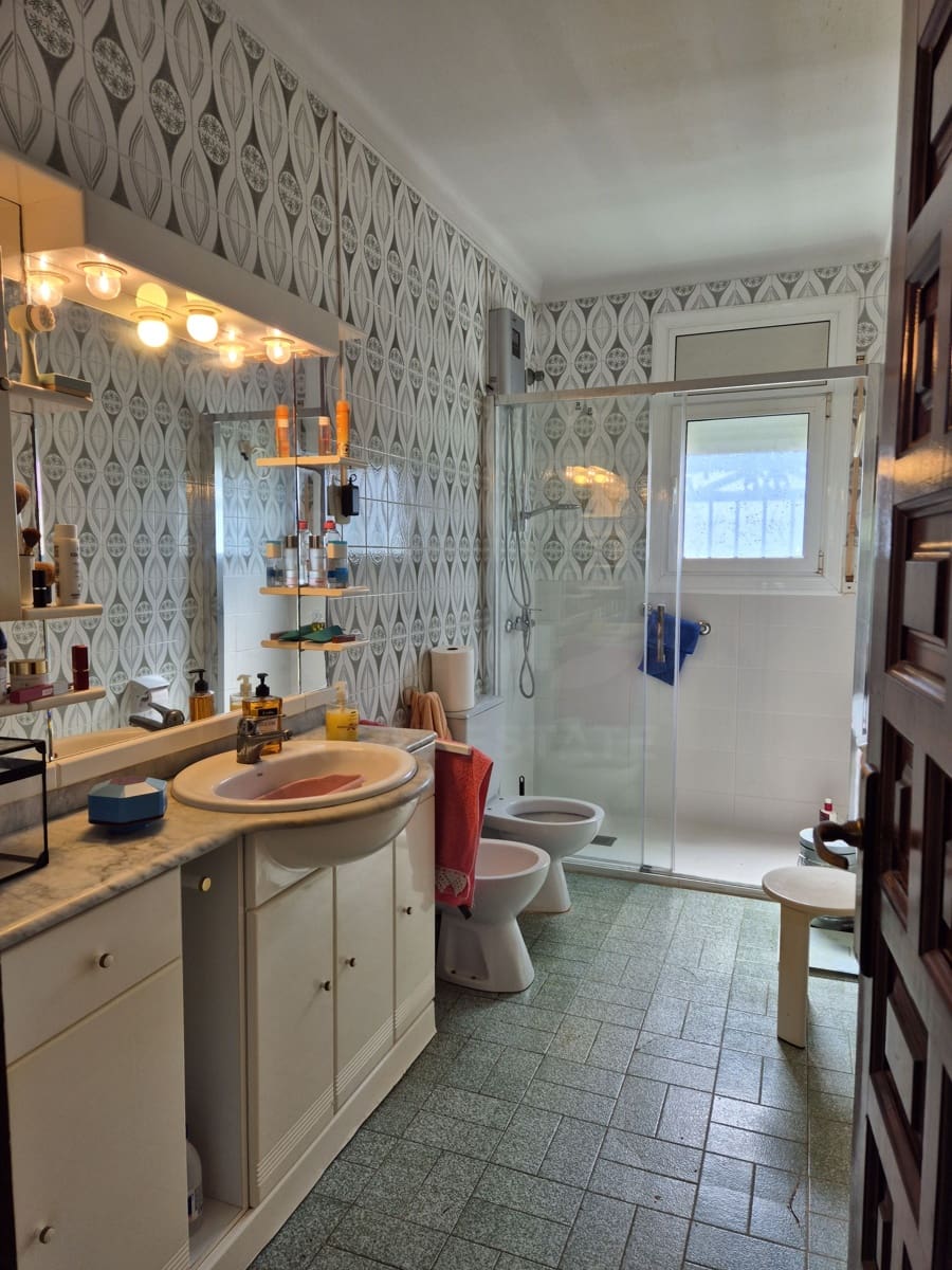 4 slaapkamer Huis te koop in Barcelona stad met zwembad - € 490.000 (Ref: 9988042)