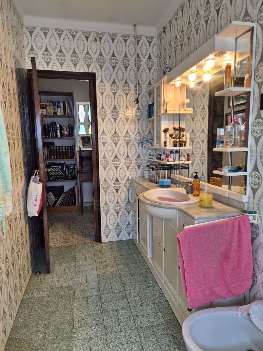4 slaapkamer Huis te koop in Barcelona stad met zwembad - € 490.000 (Ref: 9988042)