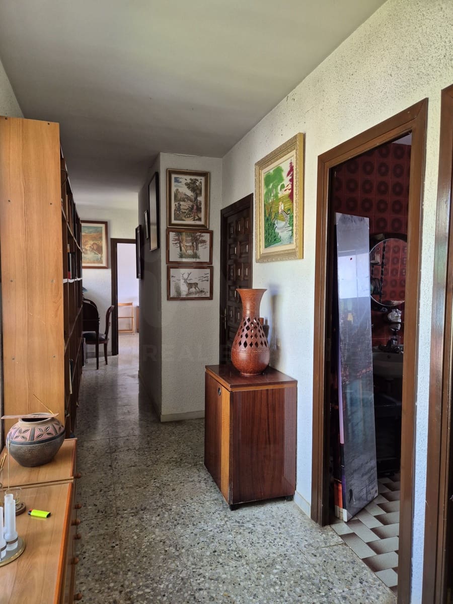 4 slaapkamer Huis te koop in Barcelona stad met zwembad - € 490.000 (Ref: 9988042)