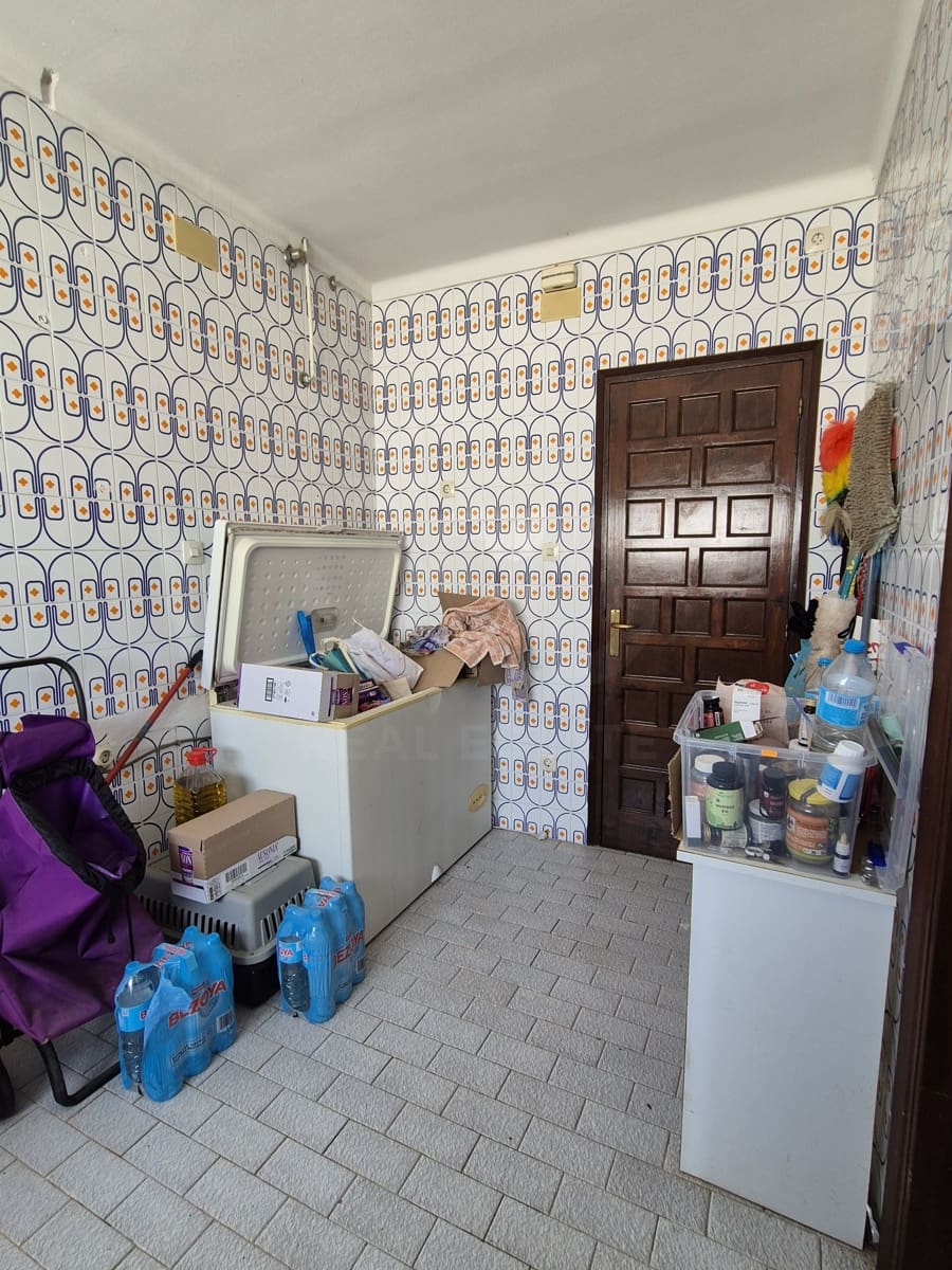 4 slaapkamer Huis te koop in Barcelona stad met zwembad - € 490.000 (Ref: 9988042)