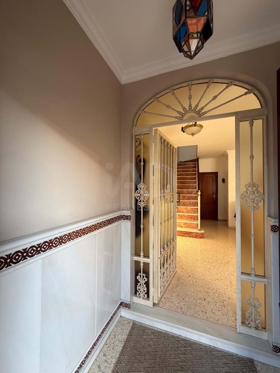 4 slaapkamer Rijtjeshuis te koop in Huelva stad met garage - € 214.990 (Ref: 9988043)