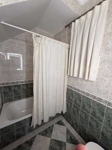 4 soverom Rekkehus til salgs i Huelva by med garasje - € 214 990 (Ref: 9988043)