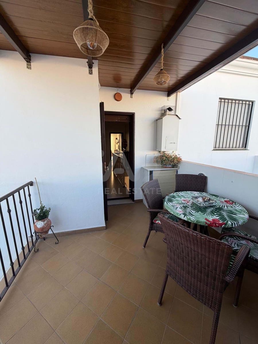 4 slaapkamer Rijtjeshuis te koop in Huelva stad met garage - € 214.990 (Ref: 9988043)