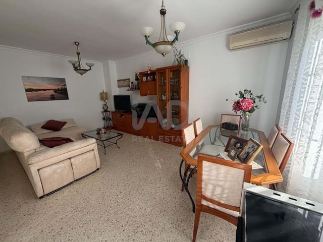4 soverom Rekkehus til salgs i Huelva by med garasje - € 214 990 (Ref: 9988043)