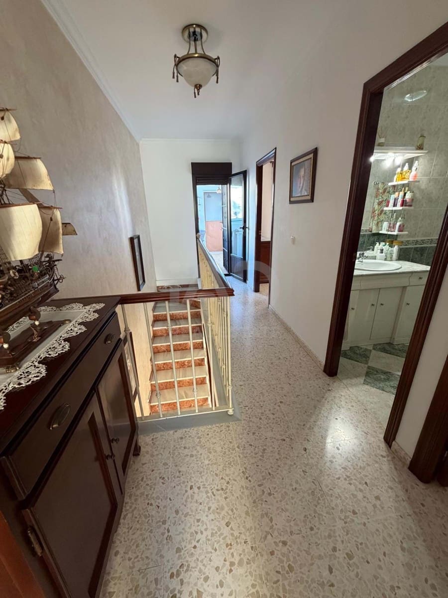 4 slaapkamer Rijtjeshuis te koop in Huelva stad met garage - € 214.990 (Ref: 9988043)
