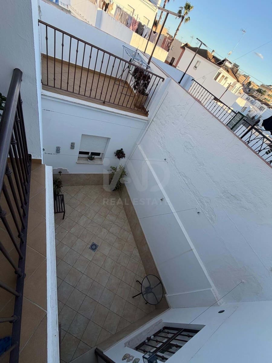 4 slaapkamer Rijtjeshuis te koop in Huelva stad met garage - € 214.990 (Ref: 9988043)