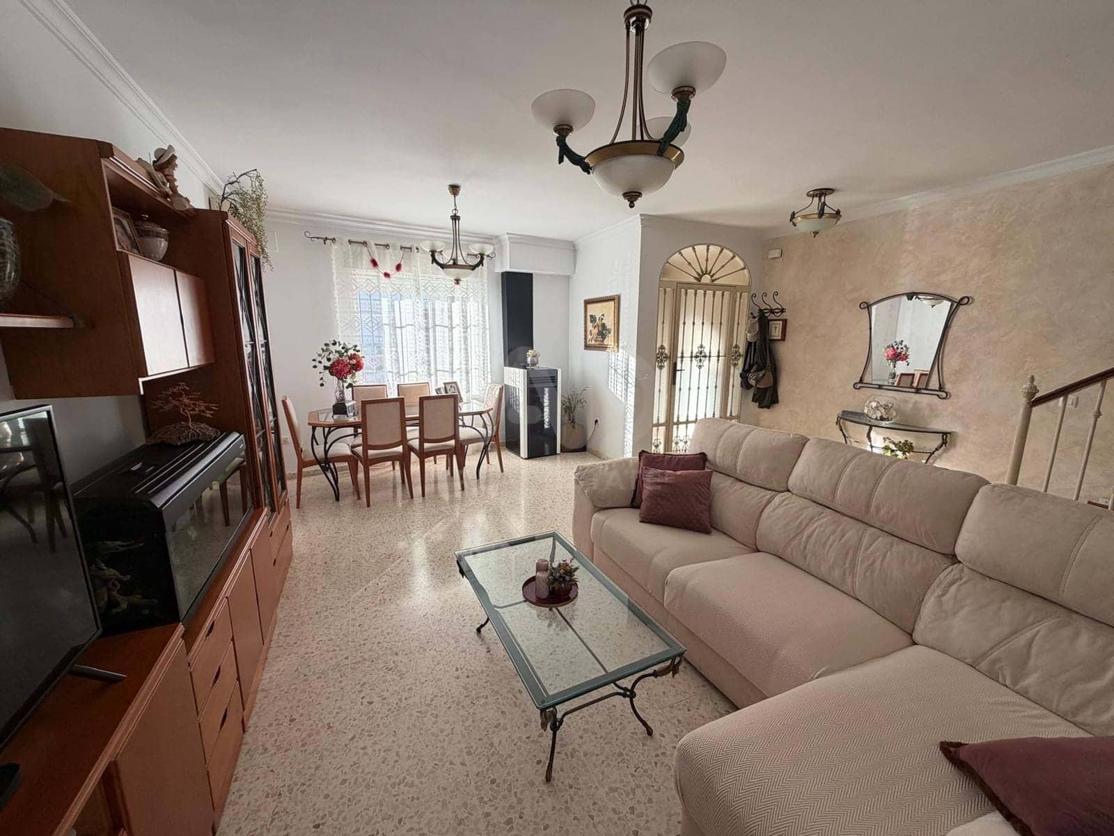 4 slaapkamer Rijtjeshuis te koop in Huelva stad met garage - € 214.990 (Ref: 9988043)