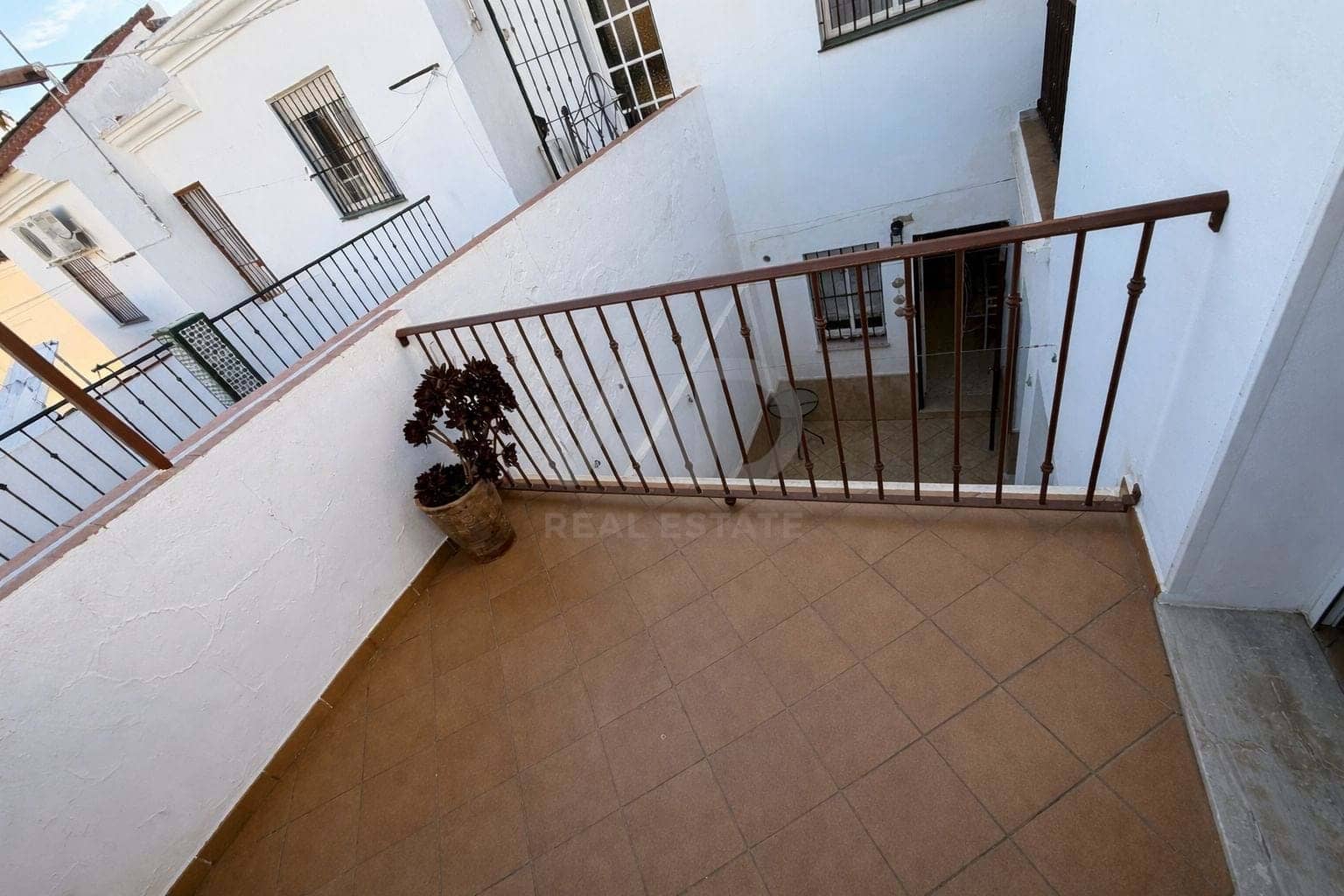 4 slaapkamer Rijtjeshuis te koop in Huelva stad met garage - € 214.990 (Ref: 9988043)