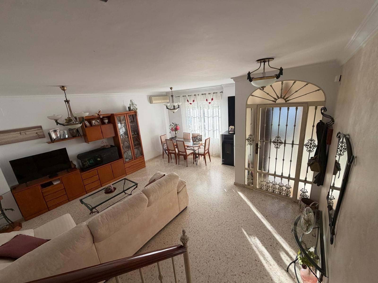 4 slaapkamer Rijtjeshuis te koop in Huelva stad met garage - € 214.990 (Ref: 9988043)