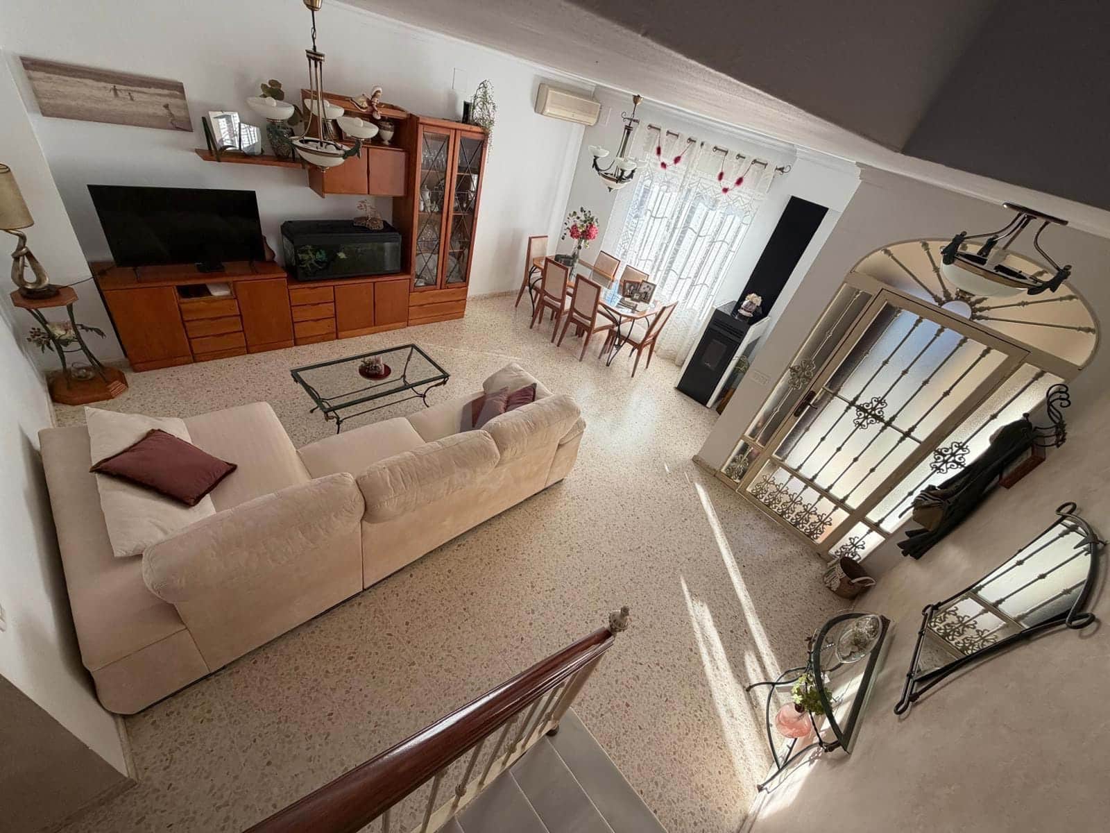 4 slaapkamer Rijtjeshuis te koop in Huelva stad met garage - € 214.990 (Ref: 9988043)