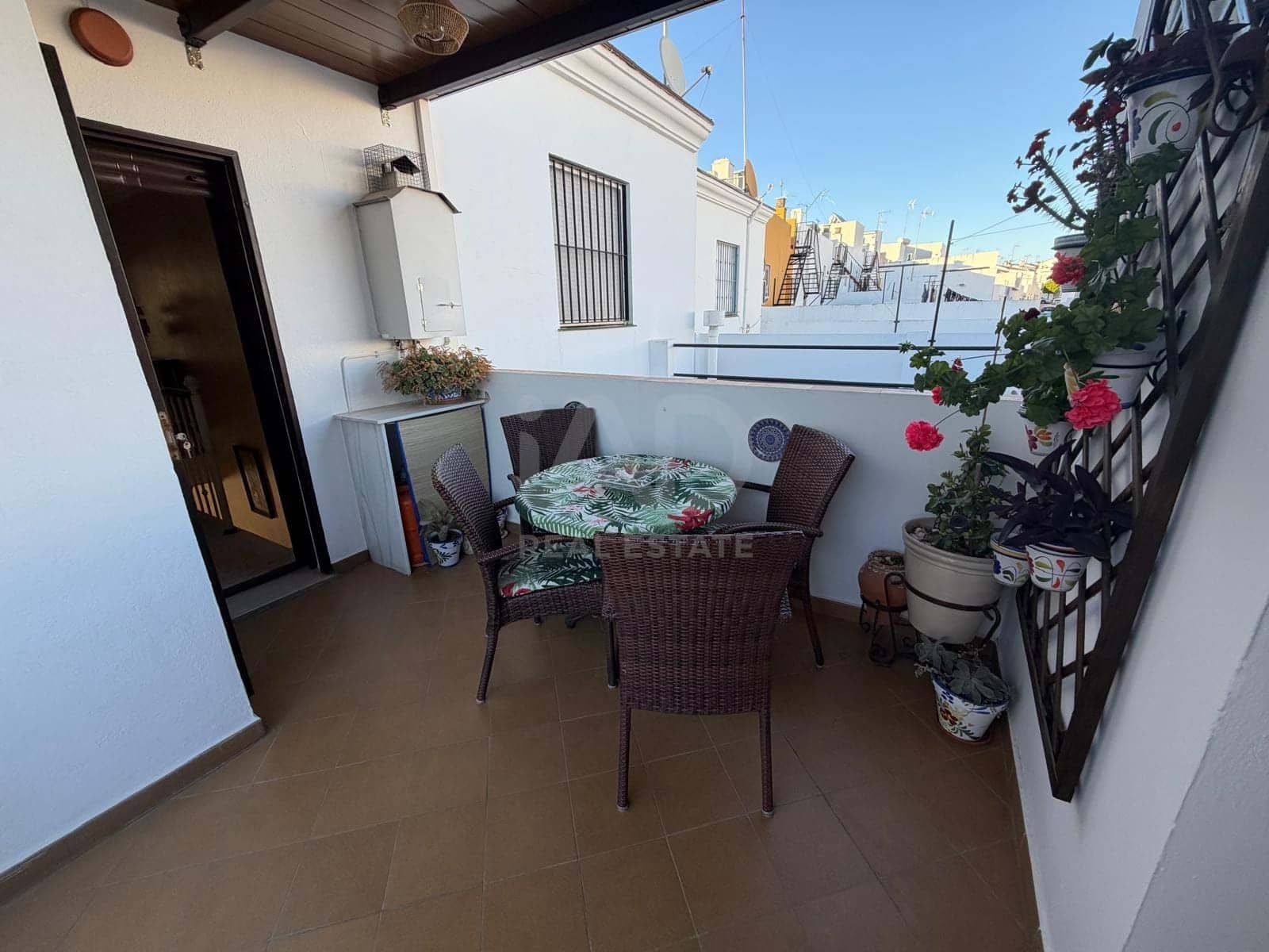 4 slaapkamer Rijtjeshuis te koop in Huelva stad met garage - € 214.990 (Ref: 9988043)