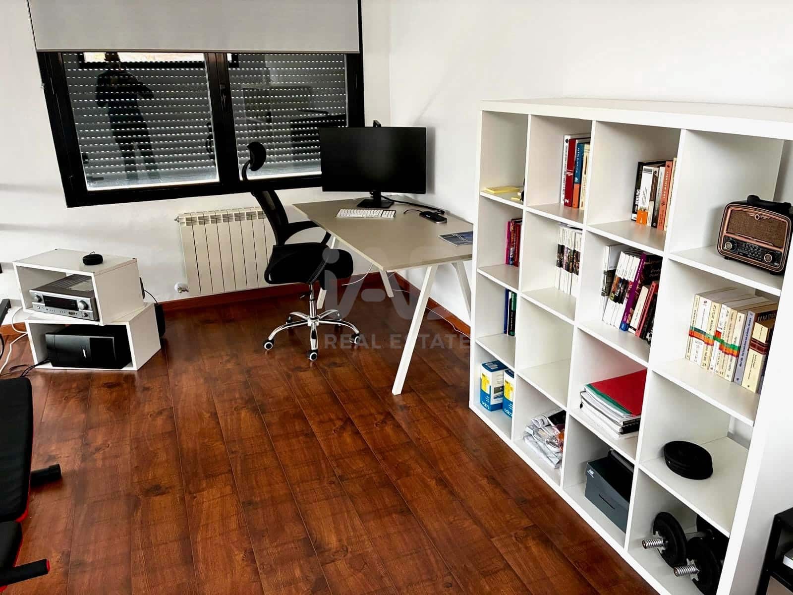 4 sypialnia Dom na sprzedaż w Miasto Guadalajara z basenem garażem - 420 000 € (Ref: 9988045)